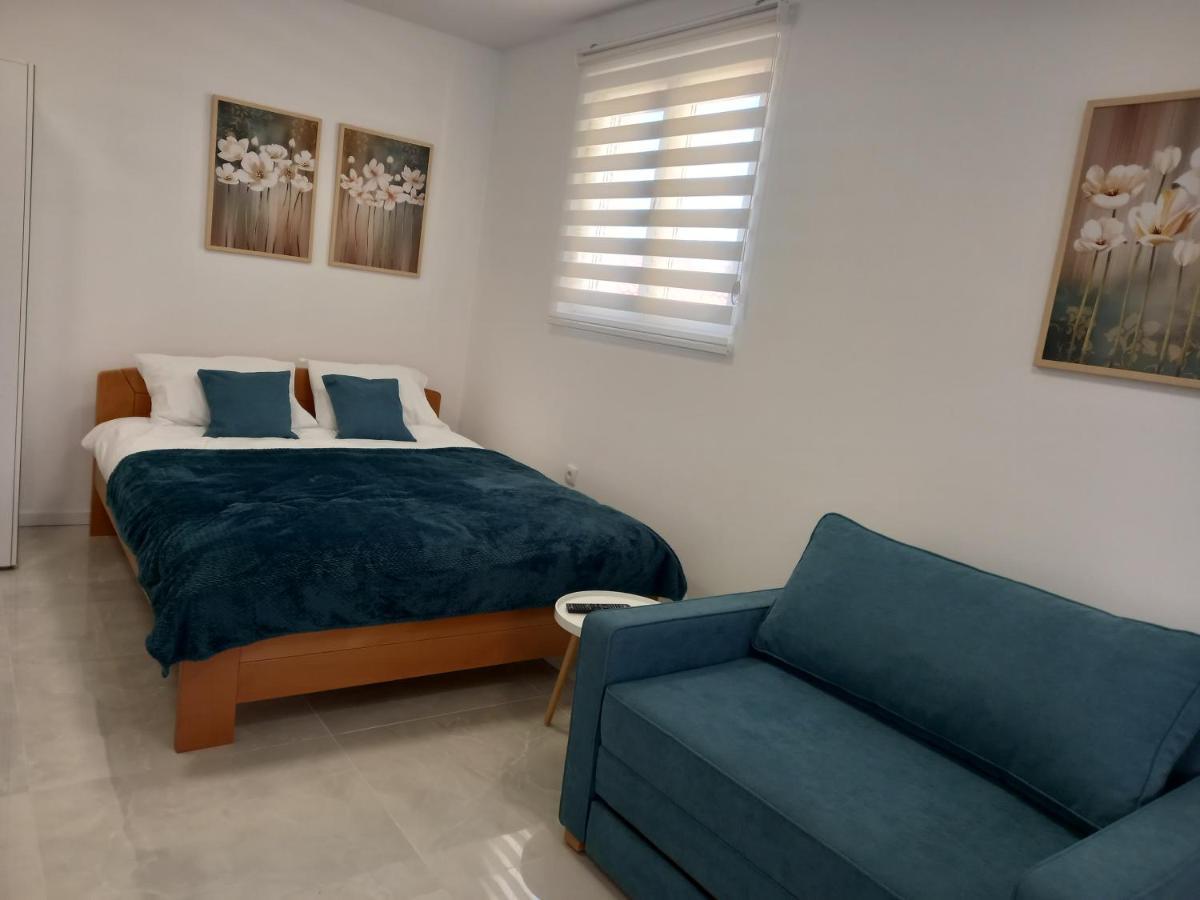 Leda Apartmani 斯梅代雷沃 外观 照片