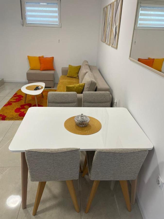 Leda Apartmani 斯梅代雷沃 外观 照片