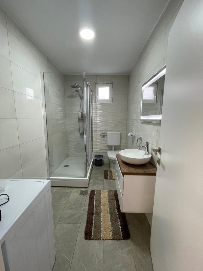 Leda Apartmani 斯梅代雷沃 外观 照片