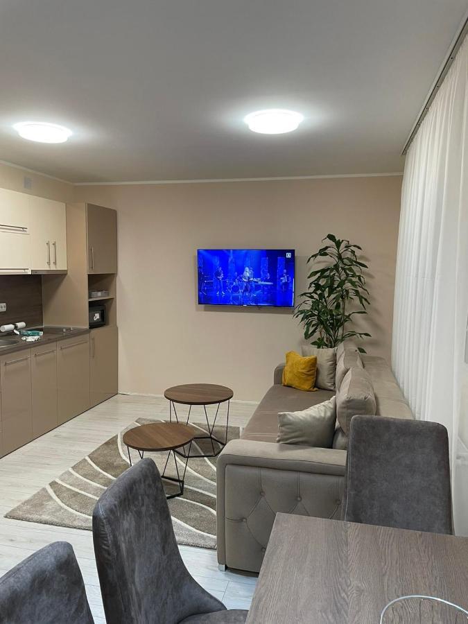 Leda Apartmani 斯梅代雷沃 外观 照片