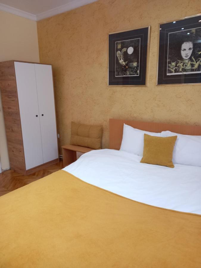 Leda Apartmani 斯梅代雷沃 外观 照片