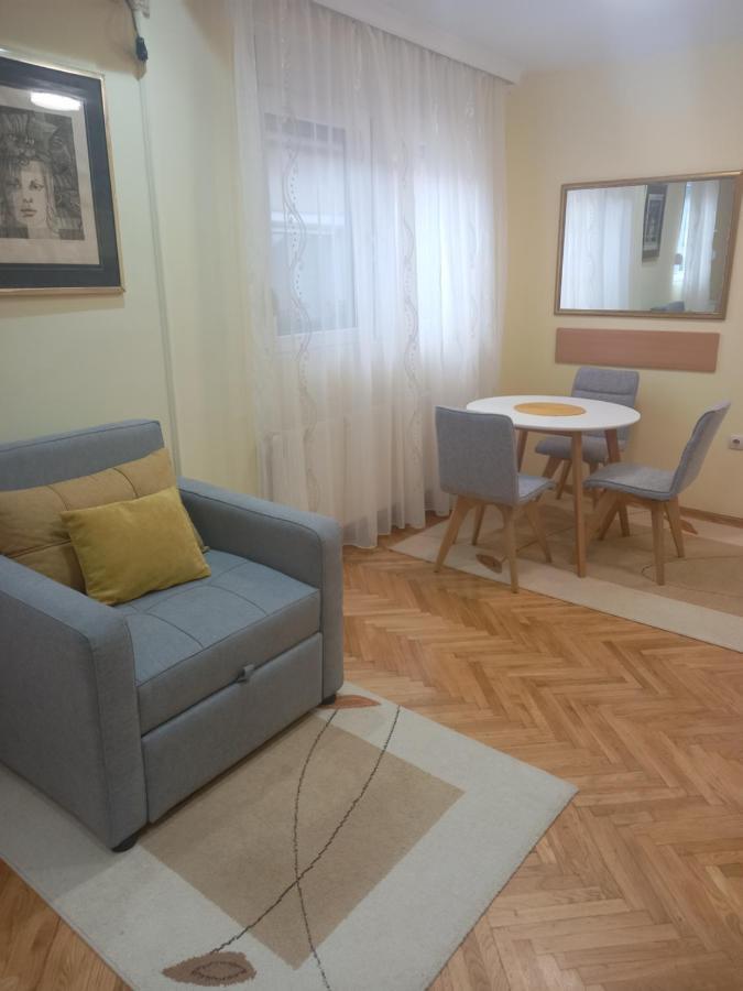 Leda Apartmani 斯梅代雷沃 外观 照片