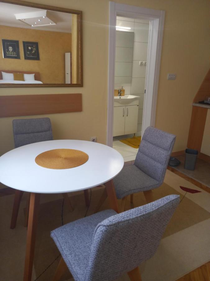 Leda Apartmani 斯梅代雷沃 外观 照片