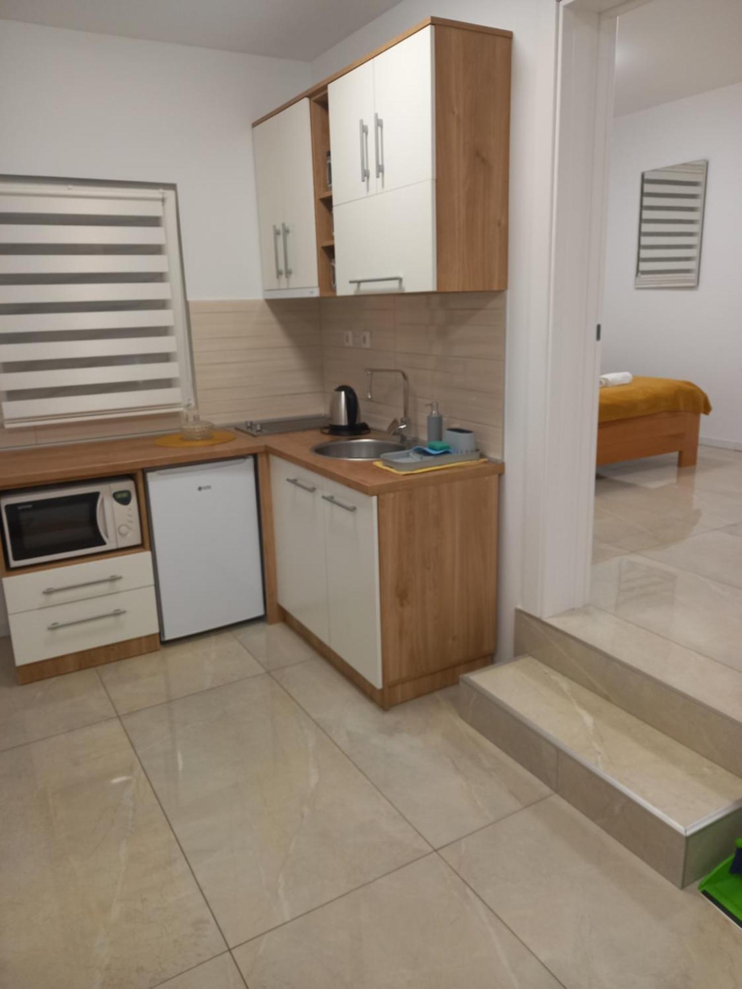 Leda Apartmani 斯梅代雷沃 客房 照片